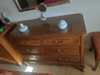 Muebles de madera de cerezo antiguos