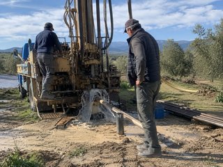 “Localizamos agua para pozos, sondeos, fincas etc.