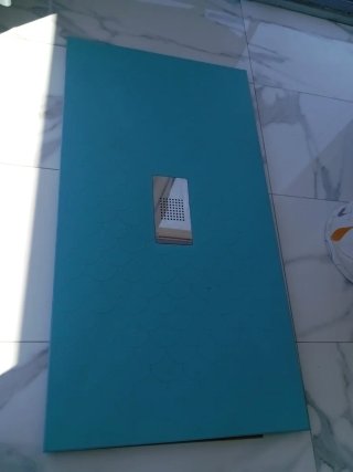 Plato de ducha resina 159 x80 escamas azul claro