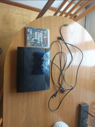 Ps3 Slim 500gb + Mando + Cables + GTA IV