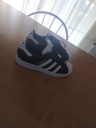 Zapatillas Adidas Superstar Negras talla 35 ½