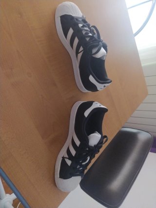 Zapatillas Adidas Superstar Negras talla 35 ½