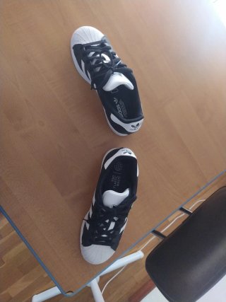 Zapatillas Adidas Superstar Negras talla 35 ½