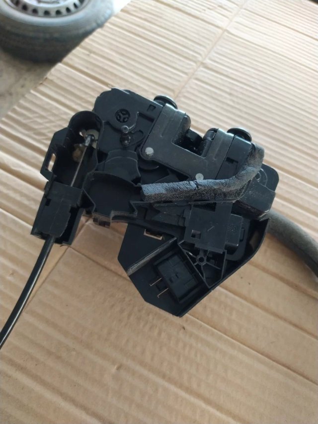 Cerradura Trasera Izquierda Megane 4