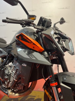 KTM Duke 990 Negro/Naranja 2026