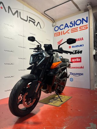 KTM Duke 990 Negro/Naranja 2026