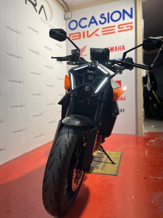 KTM Duke 990 Negro/Naranja 2026