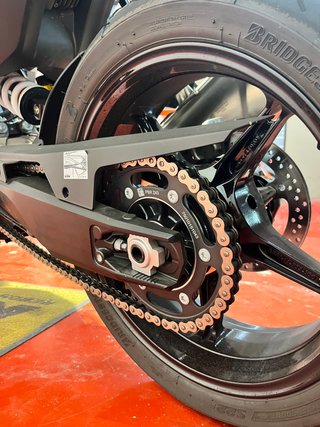 KTM Duke 990 Negro/Naranja 2026