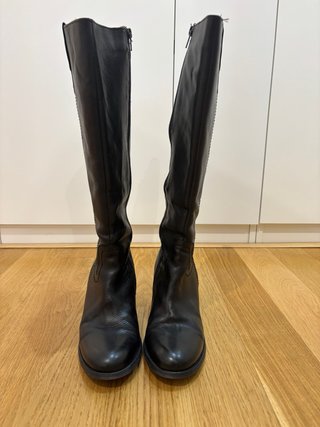 Botas altas cuero negras talla 38