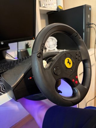 Volante Thrustmaster Ferrari