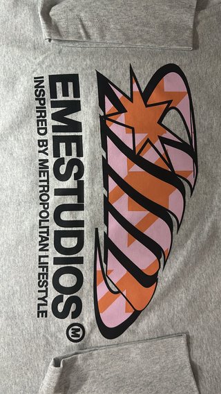 Camiseta EMESTUDIOS nueva y original