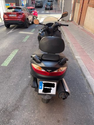 Suzuki Burgman 125 Negra