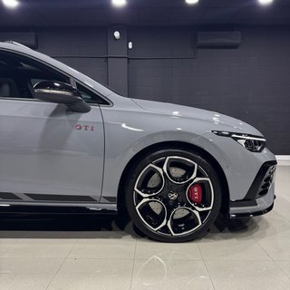 Volkswagen Golf 8.5 GTI 2.0 TSI 300cv Clubsport