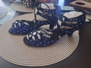 Zapatos de baile azules con pedrería