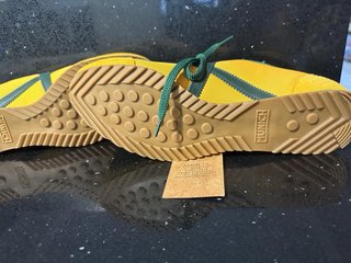 Zapatillas Munich Amarillas y Verdes