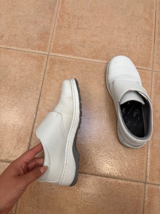 Zapatos blancos para hospital en buen estado
