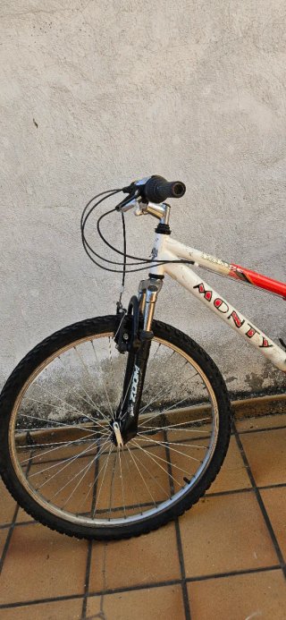 Bicicleta Monty Roja y Blanca