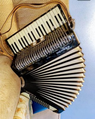 Fisarmonica Hohner Arietta I 72 Bassi