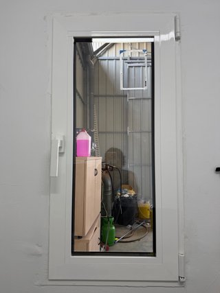 Ventanas y puerta