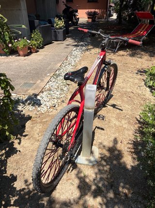 Bicicletta rossa da uomo