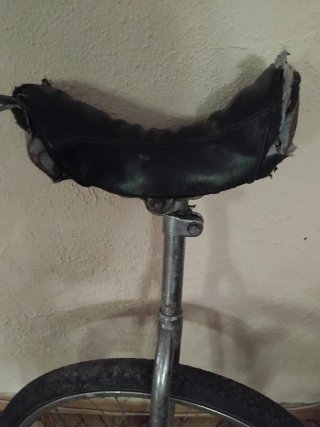 Monociclo con desgaste de asiento
