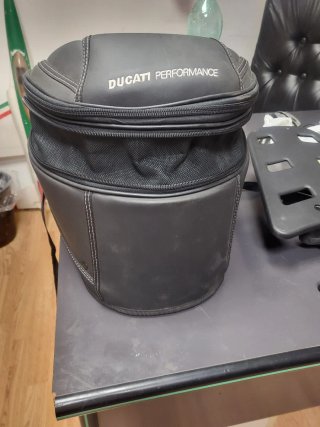 Borsa Ducati Performance con portapacchi