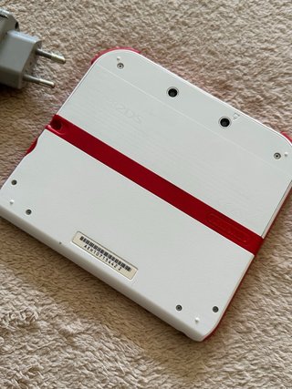 Nintendo 2DS Roja y Blanca