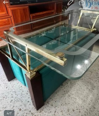 Mesa centro elevable con 4 bancos