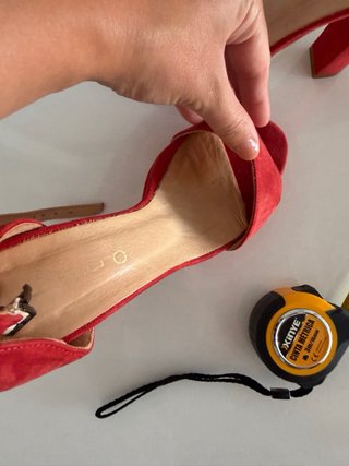 Tacones de ante rojo talla 37