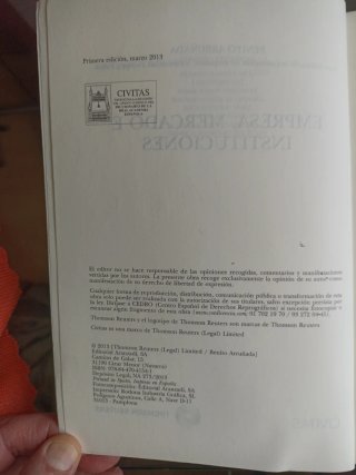 Empresa, mercado e instituciones