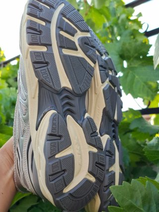 Zapatillas Skechers Gris y Plateadas