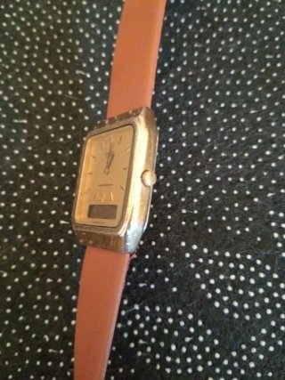 Reloj Seiko Quartz Alarm Chronograph Dorado