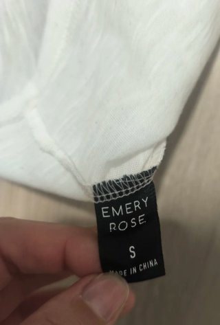 Camiseta blanca con encaje