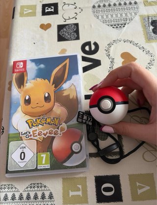 Pokemon Let's Go Eevee! + Pokeball Switch