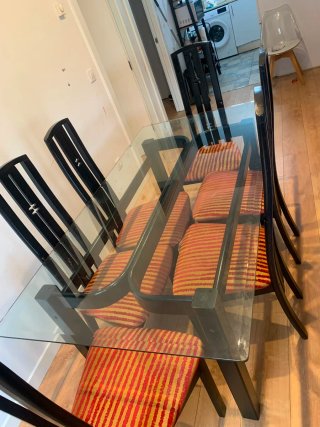 MESA DE CRISTAL + 6 SILLAS