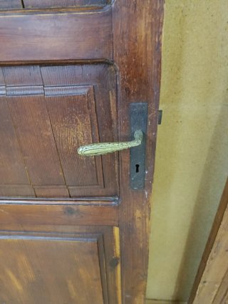 Puerta de madera antigua