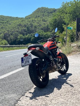 Ducati Scrambler 400 Naranja Negra
