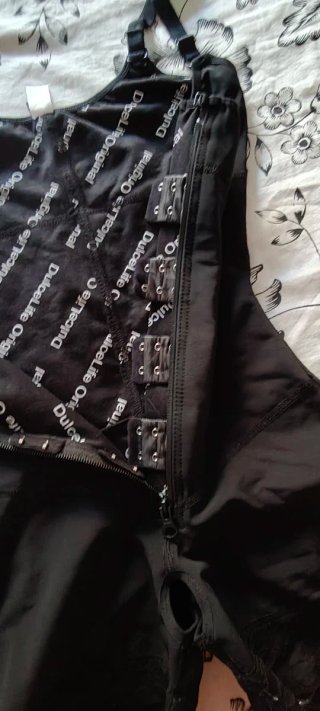 Faja reductora negra con cremallera