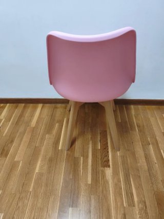 Silla Nórdica rosa