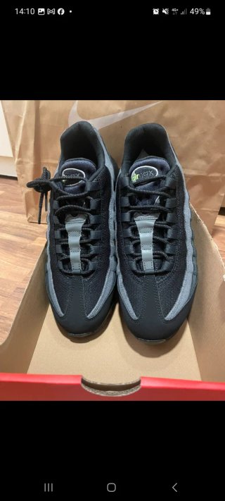 Nike Air Max 95 Negro y Verde Neón