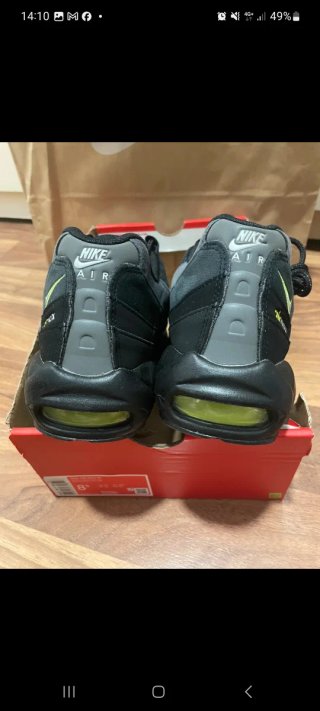 Nike Air Max 95 Negro y Verde Neón
