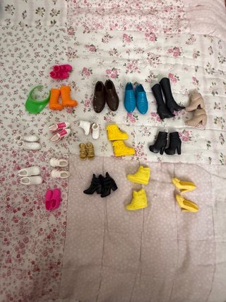 Lote Zapatos Barbie y Ken