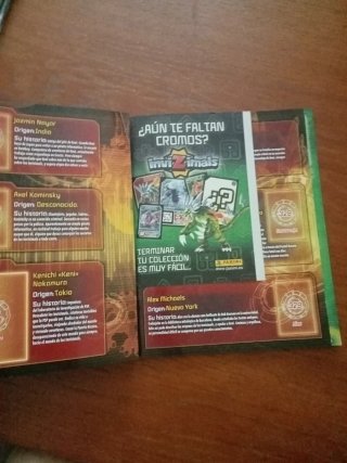 Álbum InviZimals Evolution Stickers Mega pack