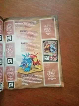 Álbum InviZimals Evolution Stickers Mega pack