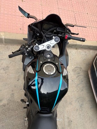 Honda CBR 650 R Negra (2023)
