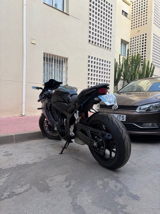 Honda CBR 650 R Negra (2023)