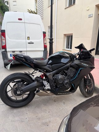 Honda CBR 650 R Negra (2023)