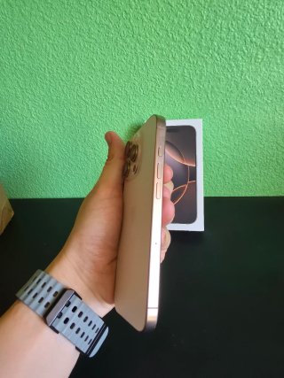 iPhone 16 Pro 256GB Desierto Titanio