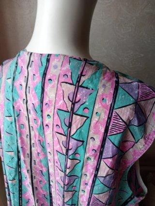 Veste estiva in  stile Memphis