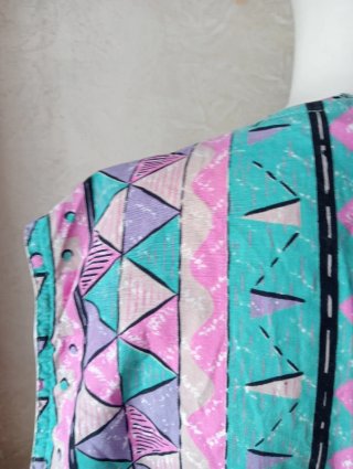 Veste estiva in  stile Memphis